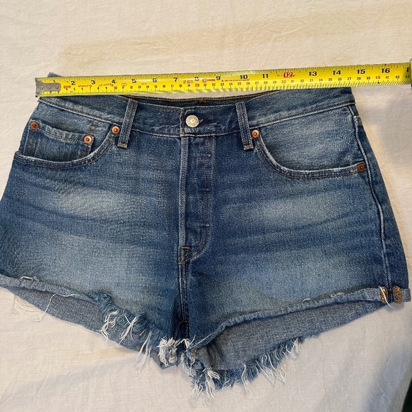 Levi’s 501 Shorts - Picture 8 of 10